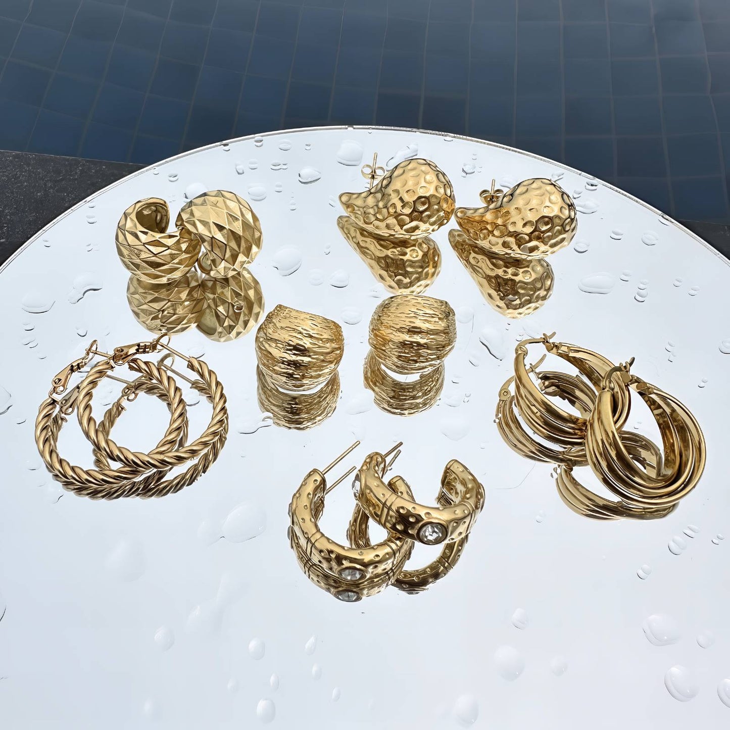 KÖNNYCSEPPS FÜLBEVALÓ, 18K ARANYOZOTT NEMESACÉL