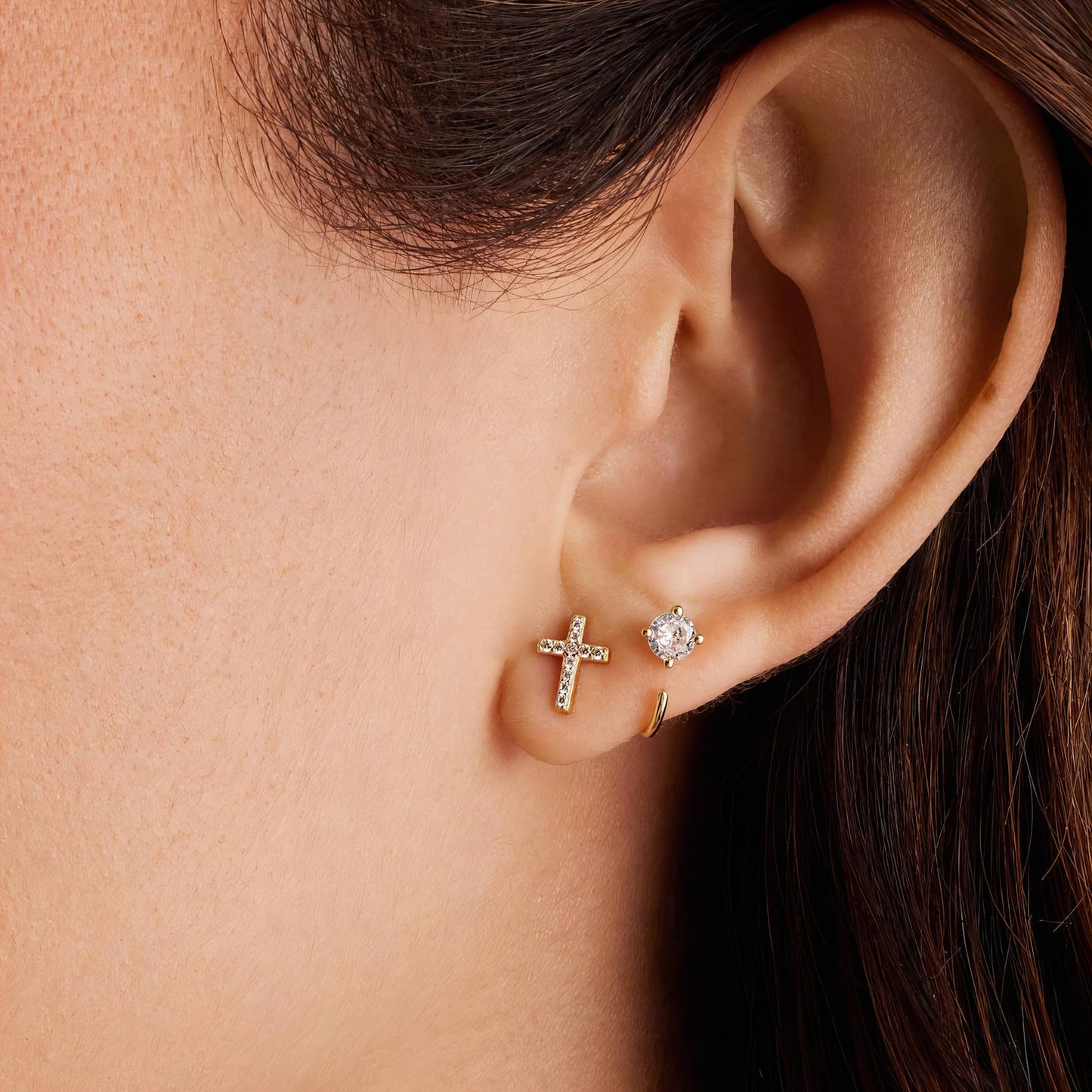 KERESZTEK FÜLBEVALÓ, 18K ARANYOZOTT NEMESACÉL