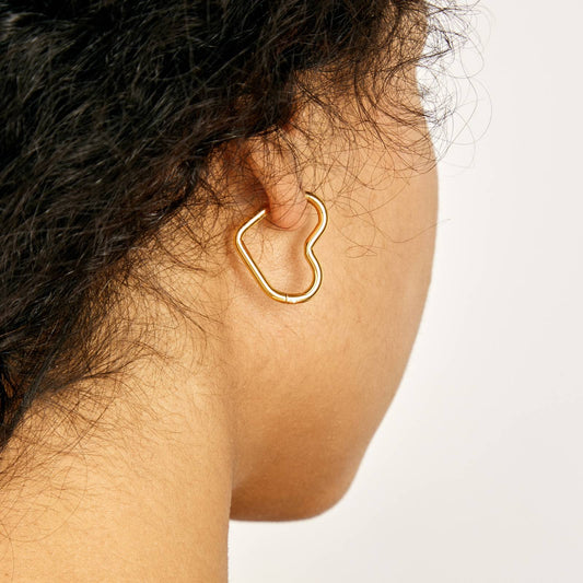 SZÍVEK FÜLBEVALÓ, 18K  ARANYOZOTT NEMESACÉL