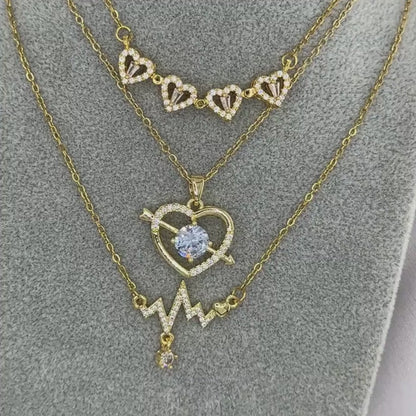 VIRÁG NYAKLÁNC, 18K  ARANYOZOTT NEMESACÉL