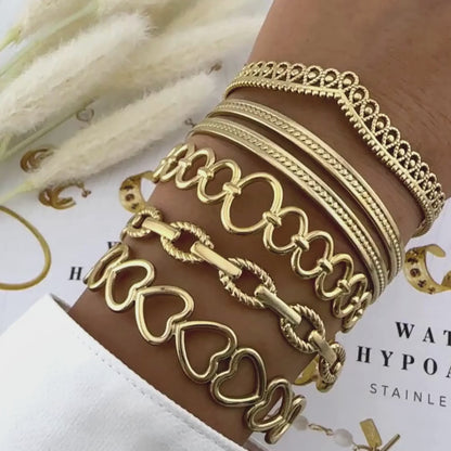 SZÍVEK KARKÖTŐ, 18K  ARANYOZOTT NEMESACÉL